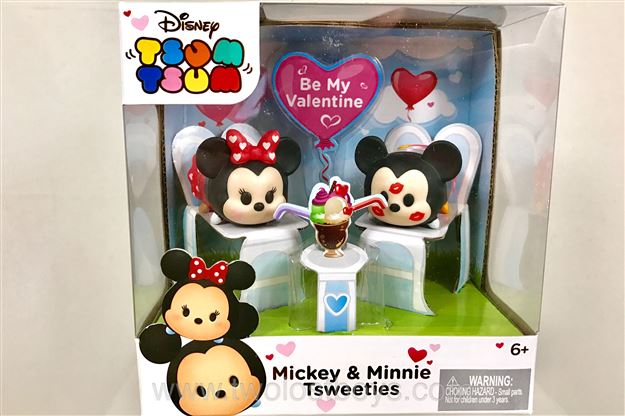 A look at the new Valentine's Day Mickey & Minnie Tsweeties Vinyl Tsum Tsum set with a giveaway!